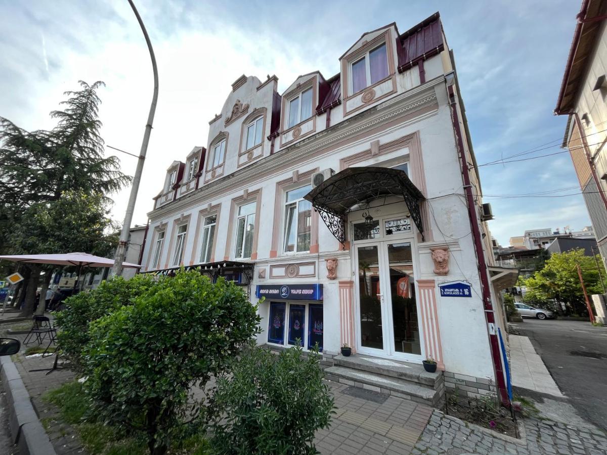 Old Clty Hotel バトゥーミ エクステリア 写真