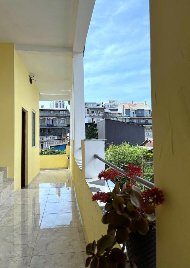 Old Clty Hotel バトゥーミ エクステリア 写真
