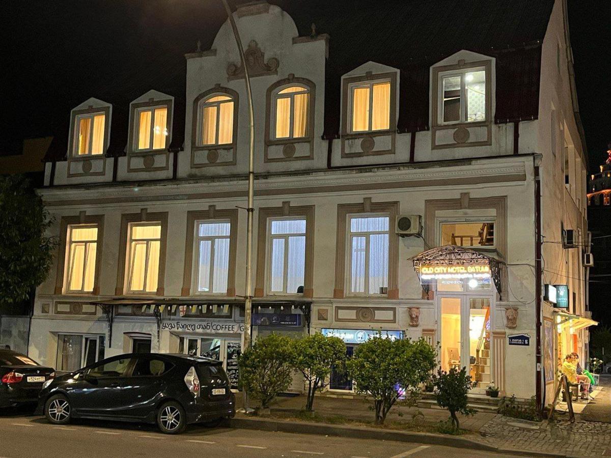 Old Clty Hotel バトゥーミ エクステリア 写真